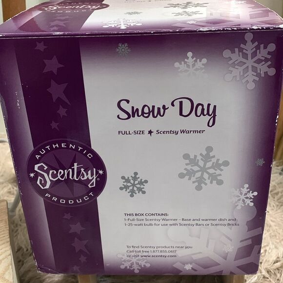 Scentsy 2010 Snow Day Wax Warmer Full Size Snowman Scene - Picture 4 of 17
